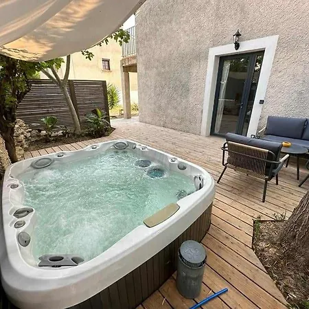 Maison à Deux Pas Des Plages Avec Jardin, Terrasses Et Spa. Mèze